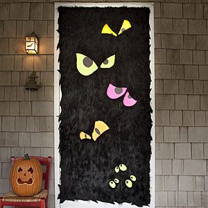 DIY Eyeball Halloween Door Cover