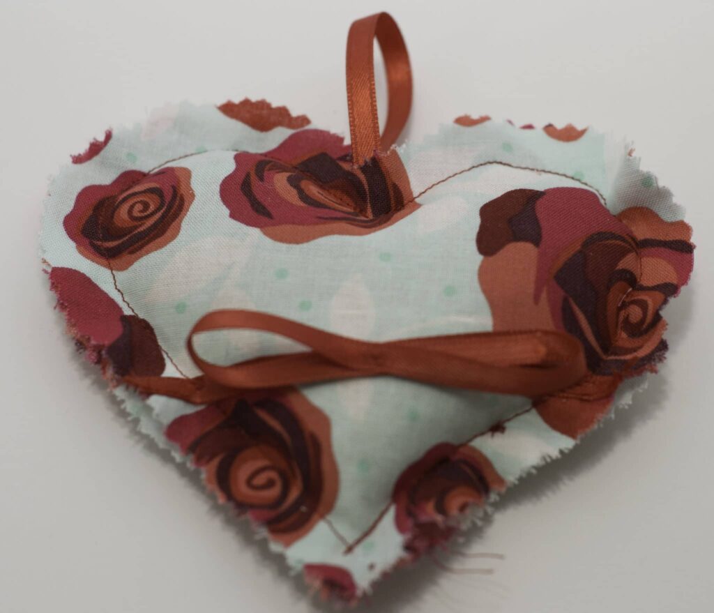 Finished Pinking Shears and Red Ribbon Sachet for DIY Heart Sachet, DIY Heart Sachet