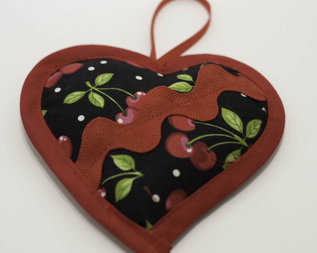 Rickrack and Bias Binding Embellished Heart Sachet for DIY Heart Sachet, DIY Heart Sachet