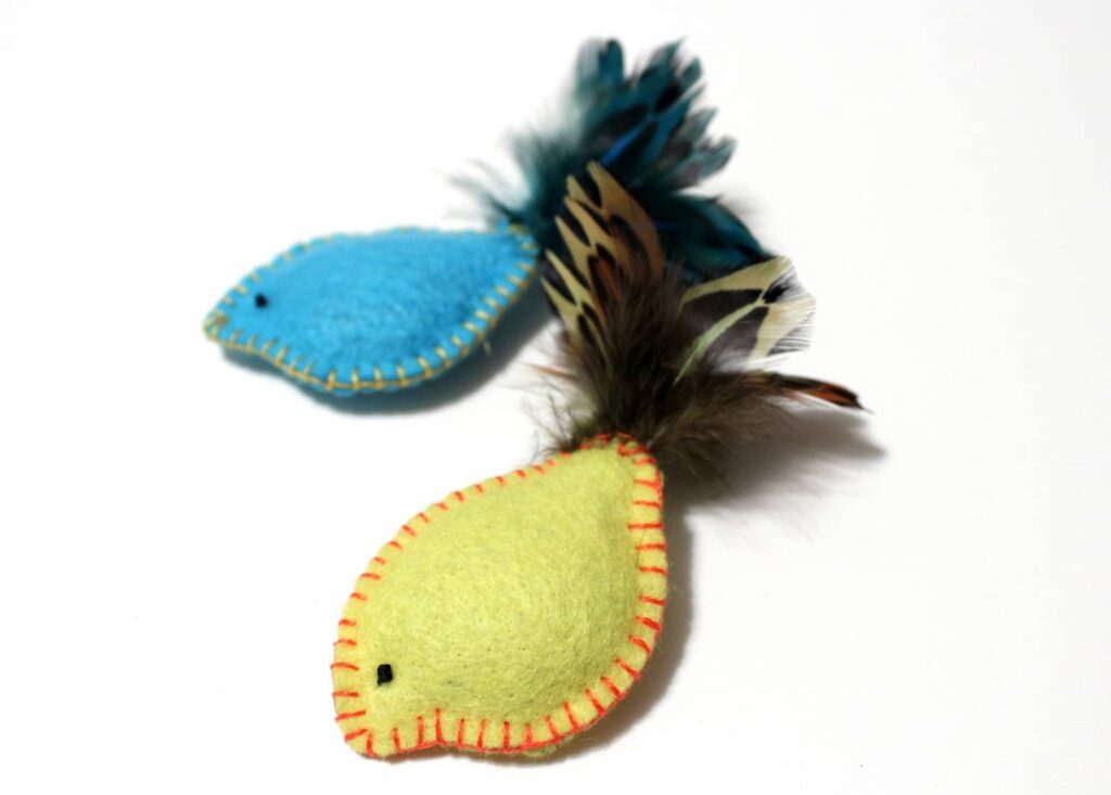 Felt cat toys Felt Cat Toys by Heavily Edited, Pet Pattern Tutorials