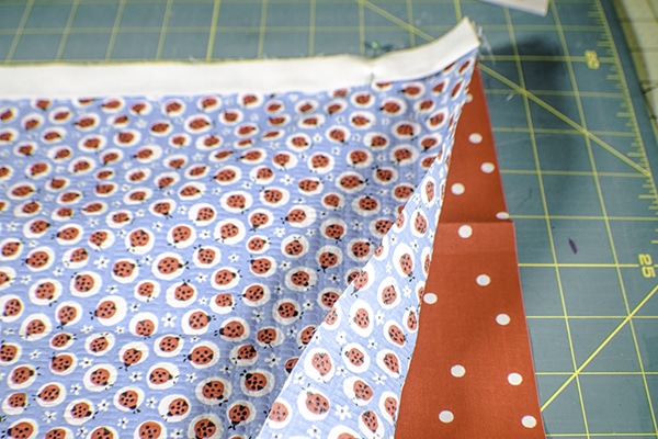 How to Make a Pillow Case in 5 easy steps