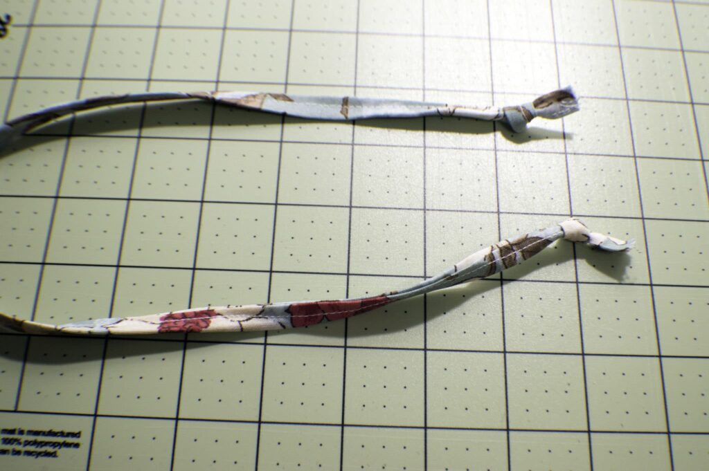 Tie How to make a travel sewing kit