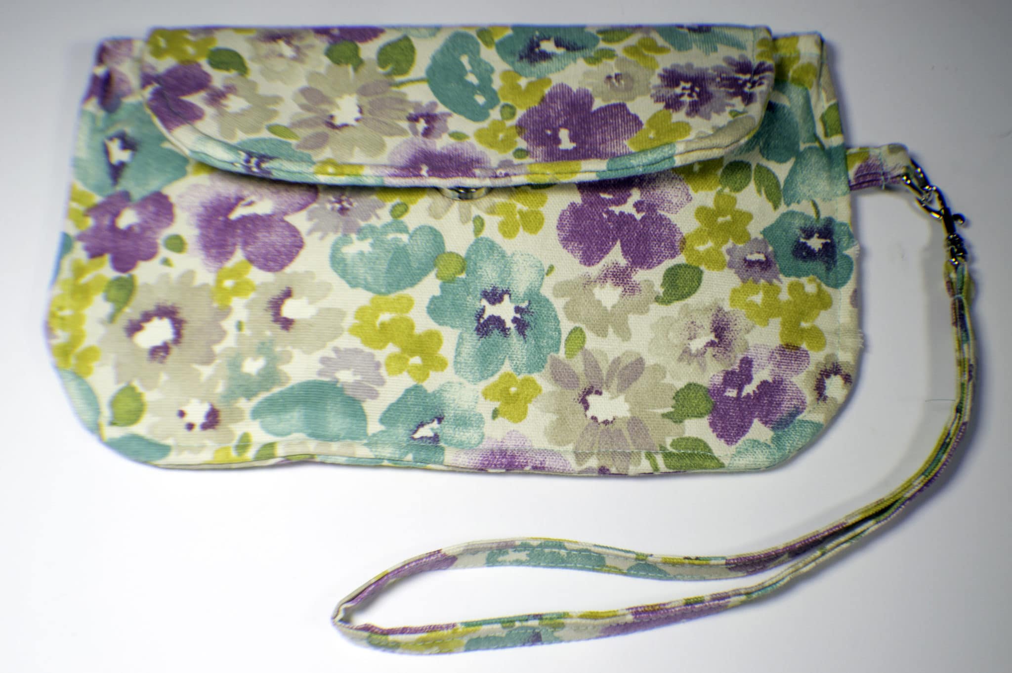 Easy Sew DIY Clutch wristlet Handbag With Magnetic Snap