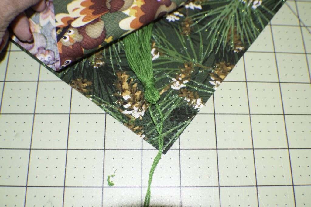 easy reversible holiday table runner