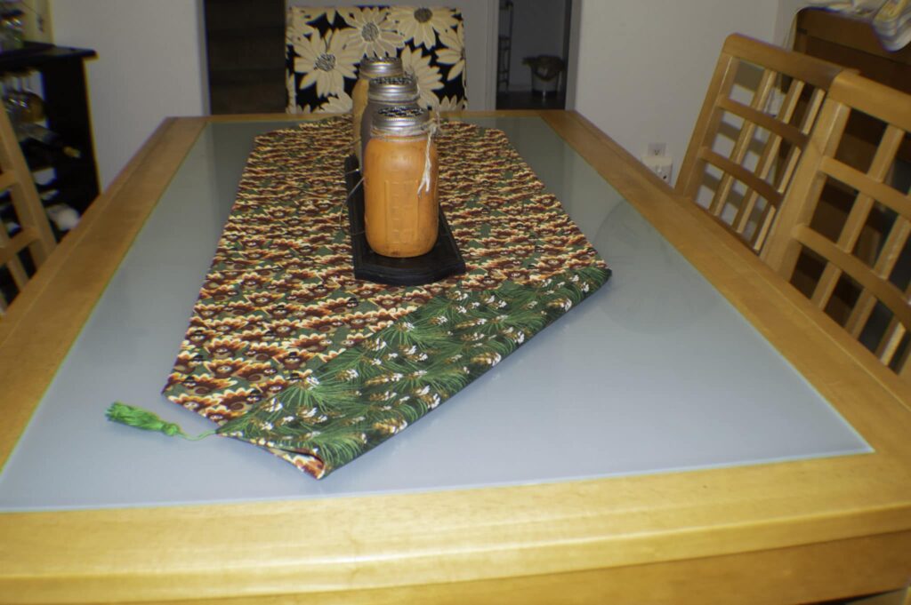 Easy reversible holiday table runner
