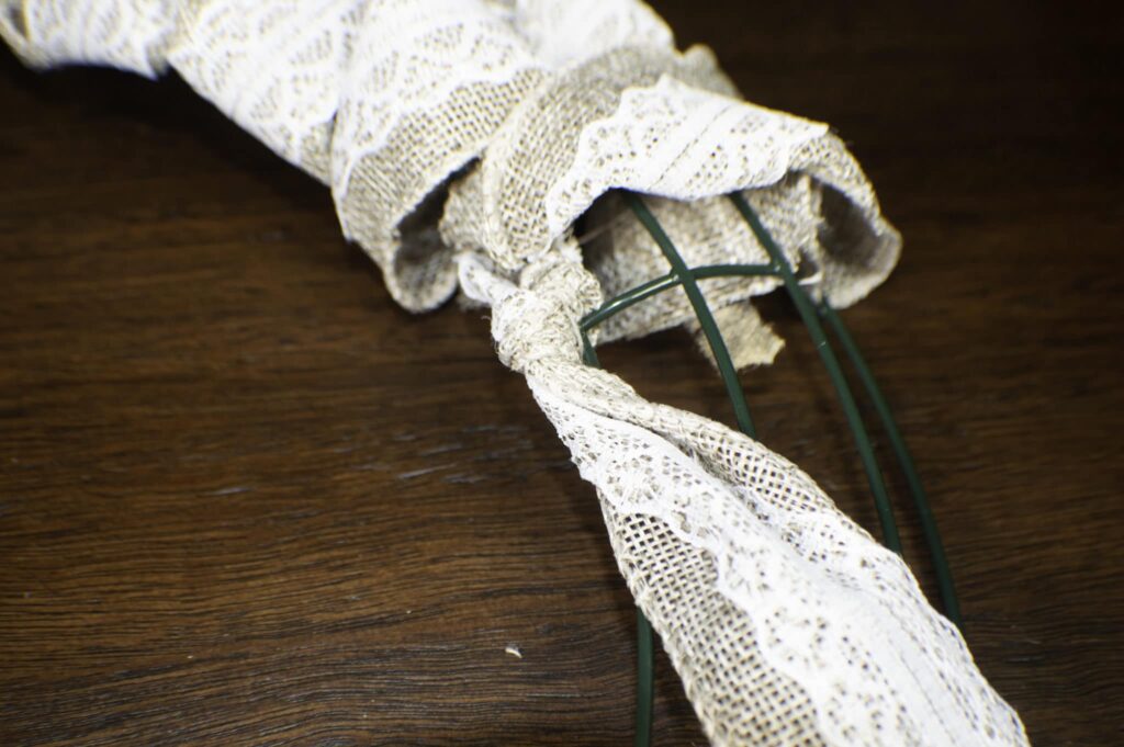 How to make a dollar tree burlap wreath