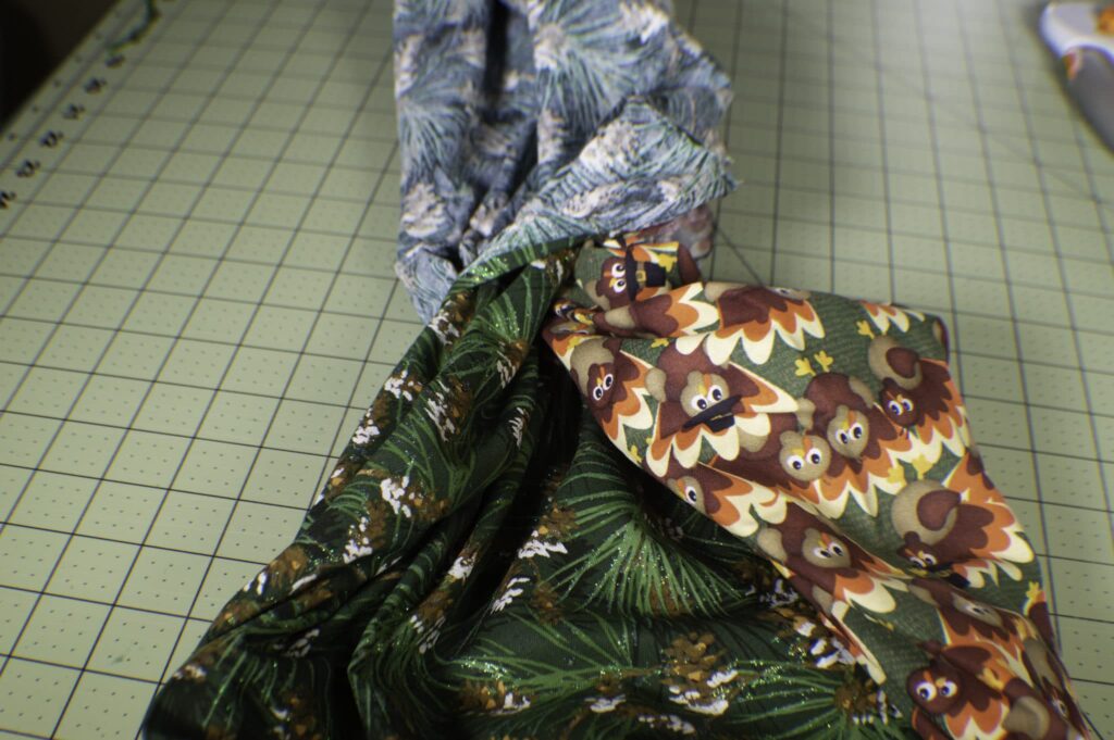 Easy reversible holiday table runner