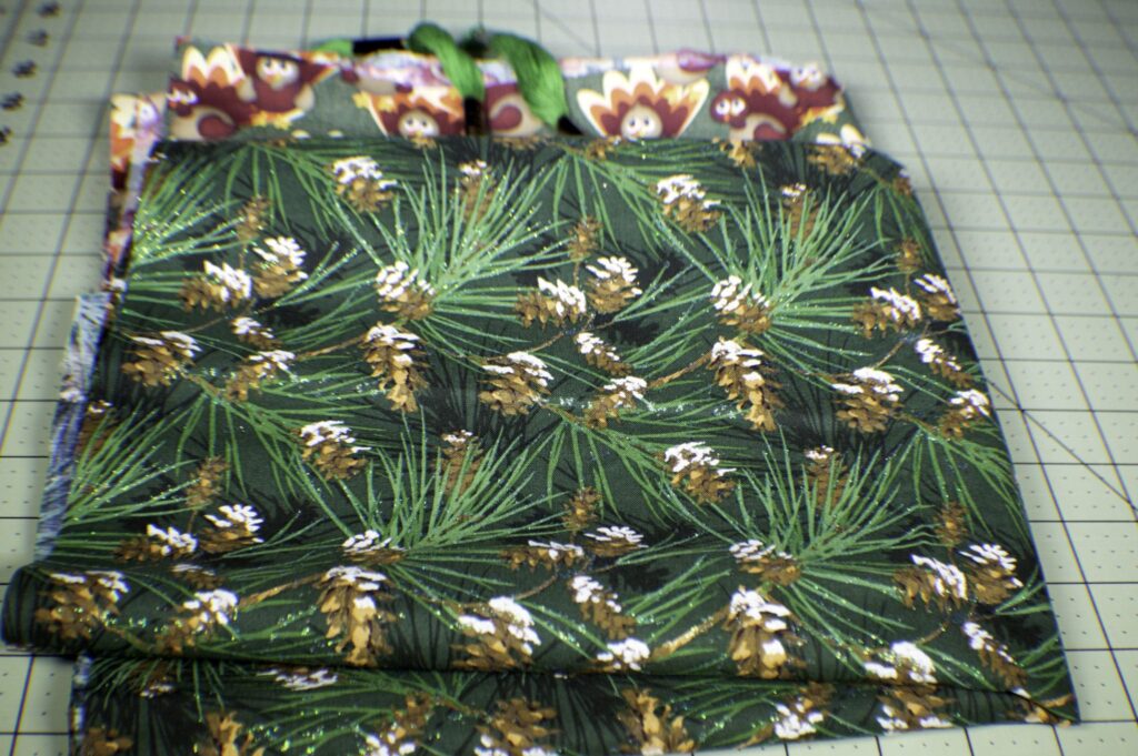 Easy reversible holiday table runner
