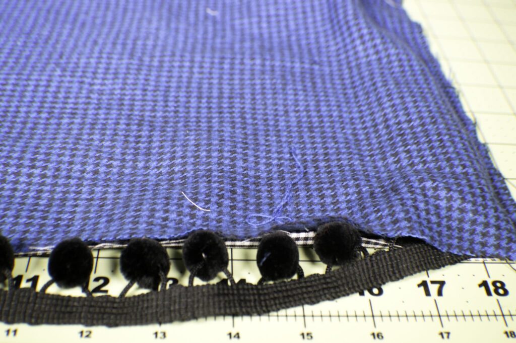 How to make a 15 minute pom pom scarf