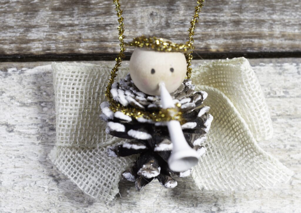 4 Beautiful DIY Pine Cone Christmas Ornaments