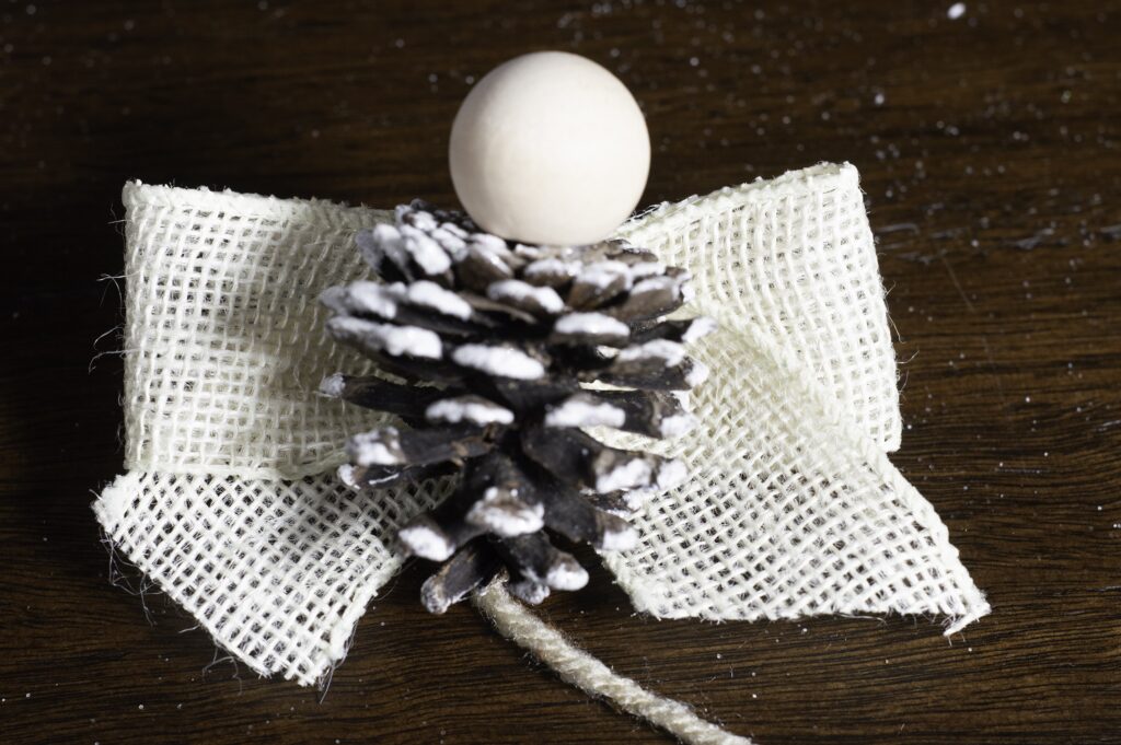 4 Beautiful DIY Pine Cone Christmas Ornaments