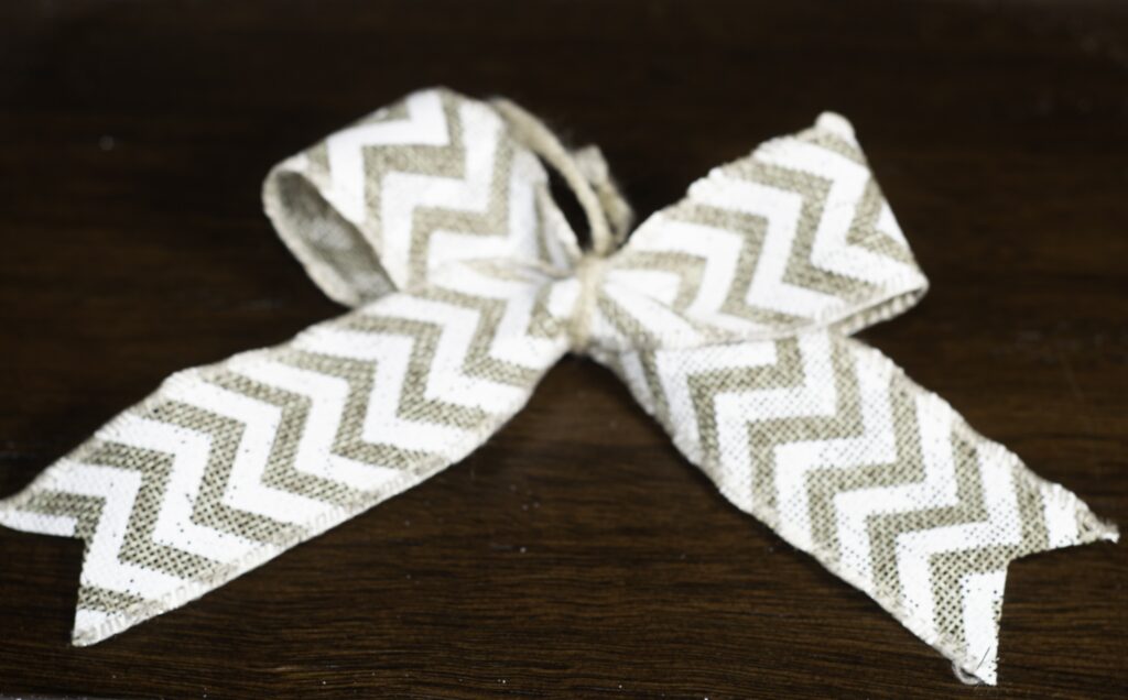 4 Beautiful DIY Pine Cone Christmas Ornaments