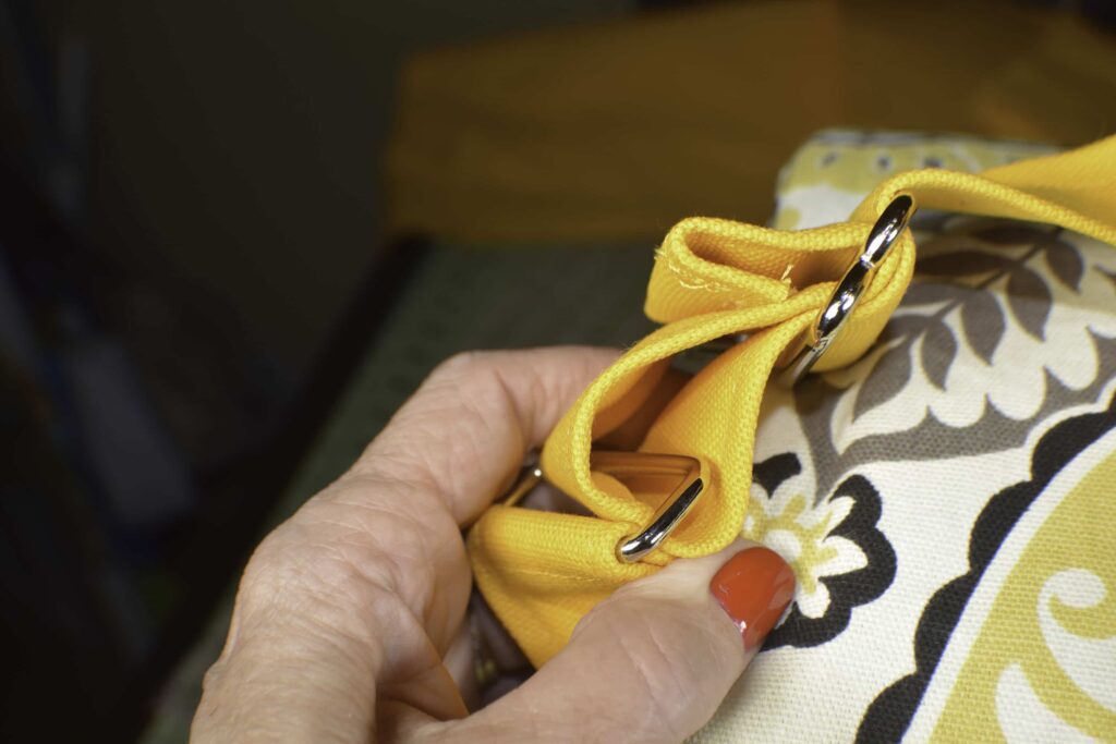 Make a padded dslr camera case