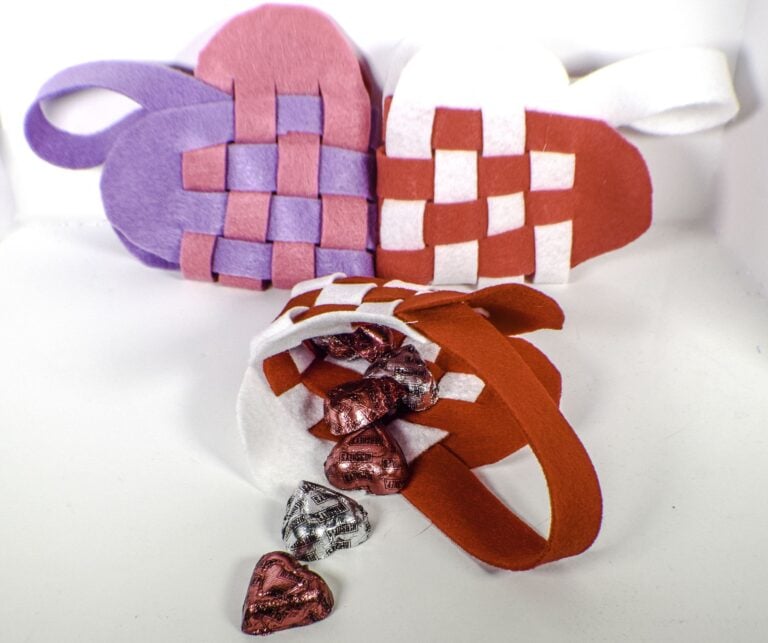 How to make a woven heart pouch