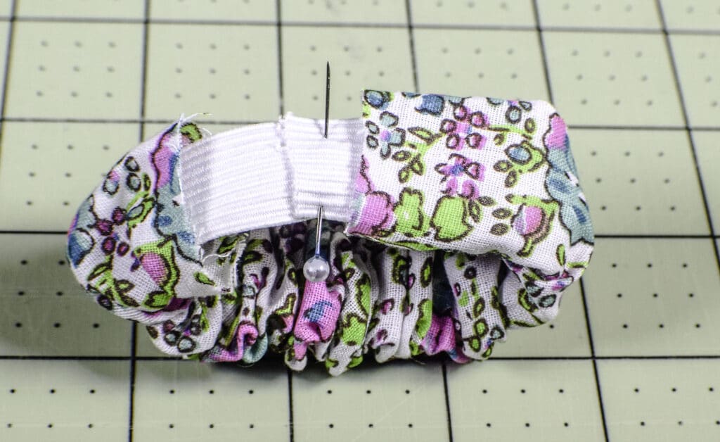 How to make bow scrunchies