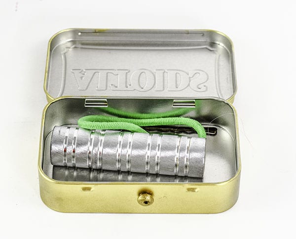Make an altoids tin mini clutch