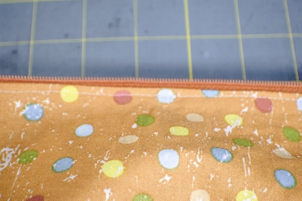 How to make an open wide zippered pouch