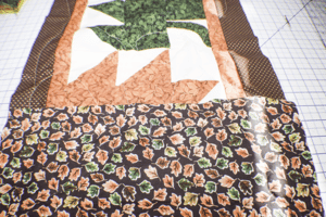 How to Make an Autumn Table Runner - Sew Very Crafty