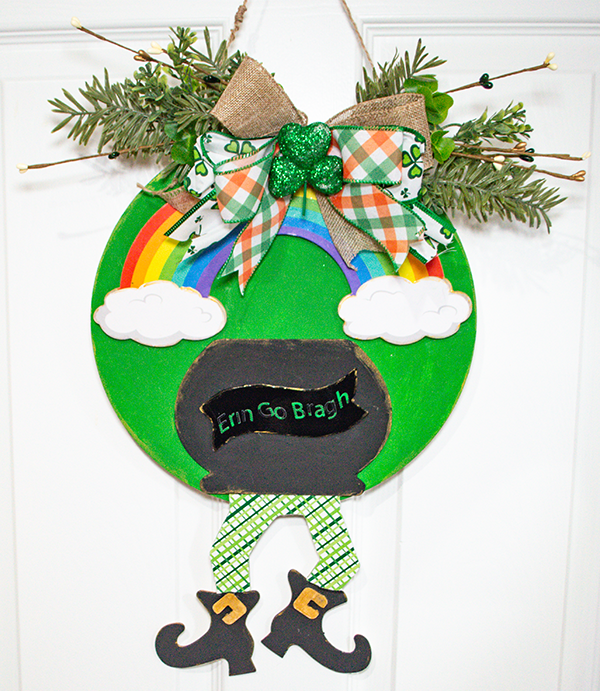 How to Make a Super Simple St. Patrick's Day Door Hanging