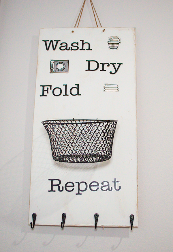 How to Make a DIY Laundry Room Sign