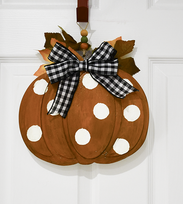 How to Make an Autumn pumpkin Door Hanger