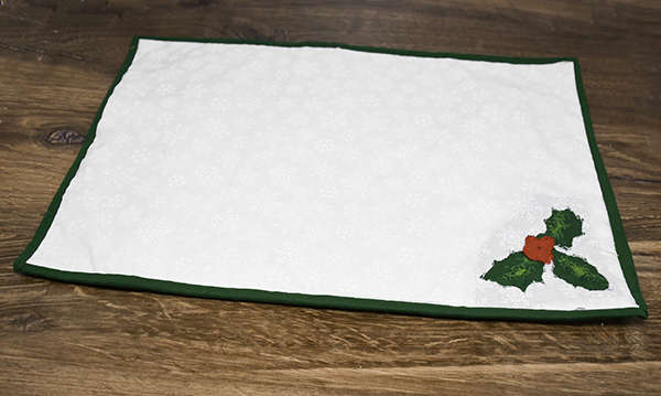 How to Make Christmas Placemats with Multicolored reverse appliqué